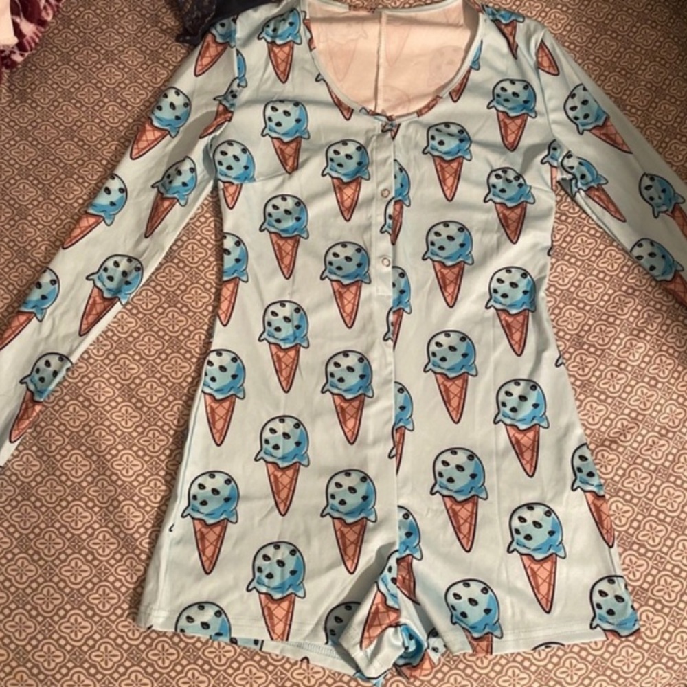 Longsleeve sleepwear romper